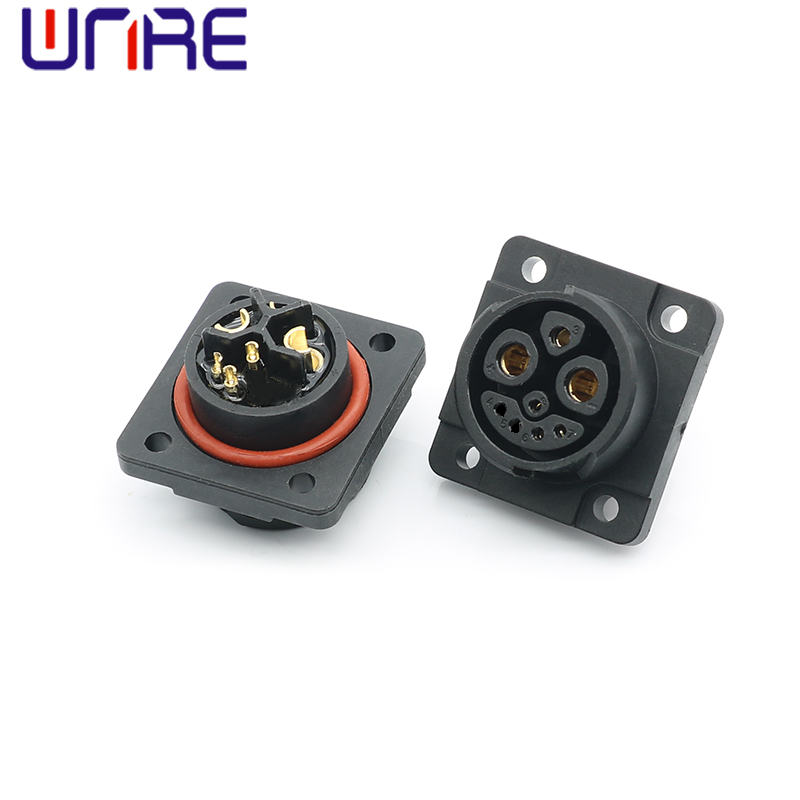 M23-2+1+3 square female seat